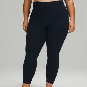 Lululemon Wunder Under High-Rise Tight 25” size 6, Navy